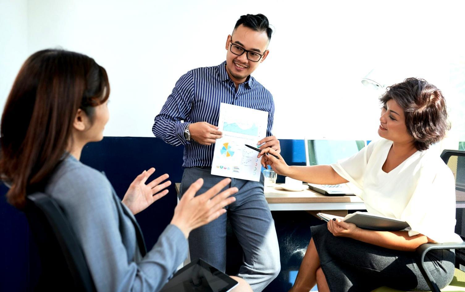 Proses konsultasi finansial yang mendalam dan personal